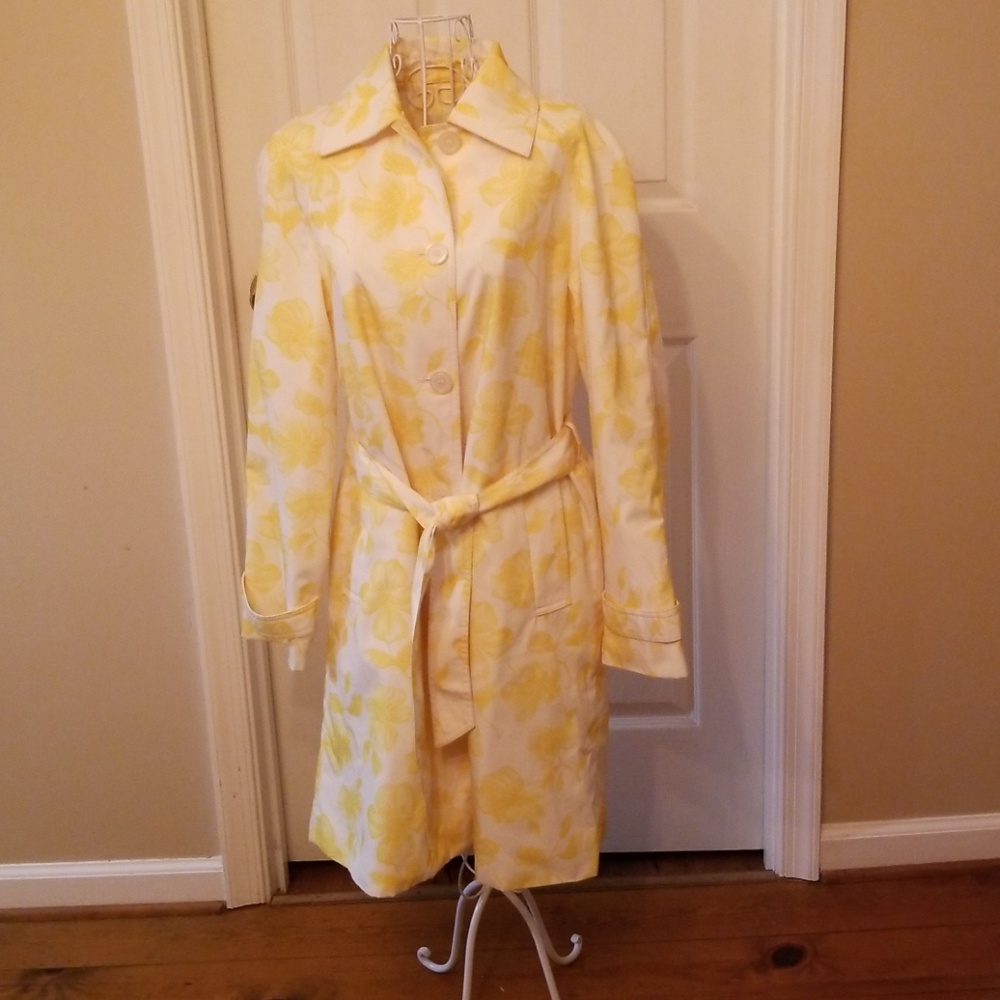 Lovely Liz Claiborne Yellow And White Floral Trenchcoat. Size Medium. - Picture 1 of 8